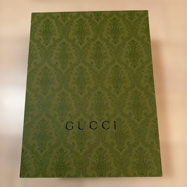 GUCCI グリーンギフトボックス 箱のみ (1/4)
