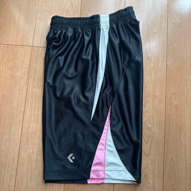 Converse レディース バスケットボールパンツ 黒/ピンク 光沢 (5/5)