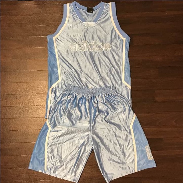 Adidas バスケットボール ユニフォーム 上下 セット (1/2)