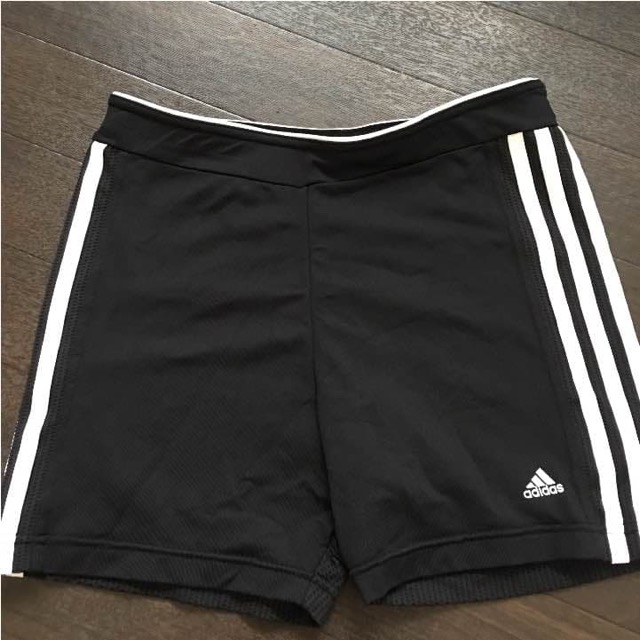 adidas ショートパンツ (1/3)