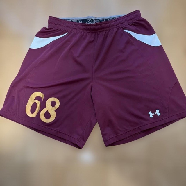 Under Armour サッカーパンツ Lサイズ 68 番 (1/3)