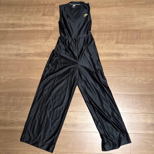 Nike ジャンプスーツ (1/5)