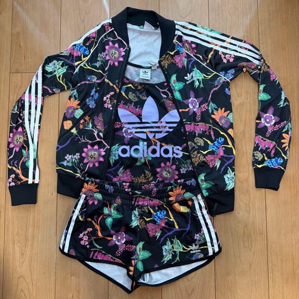 adidas Originalsジャケット ショートパンツ タンクトップ セット