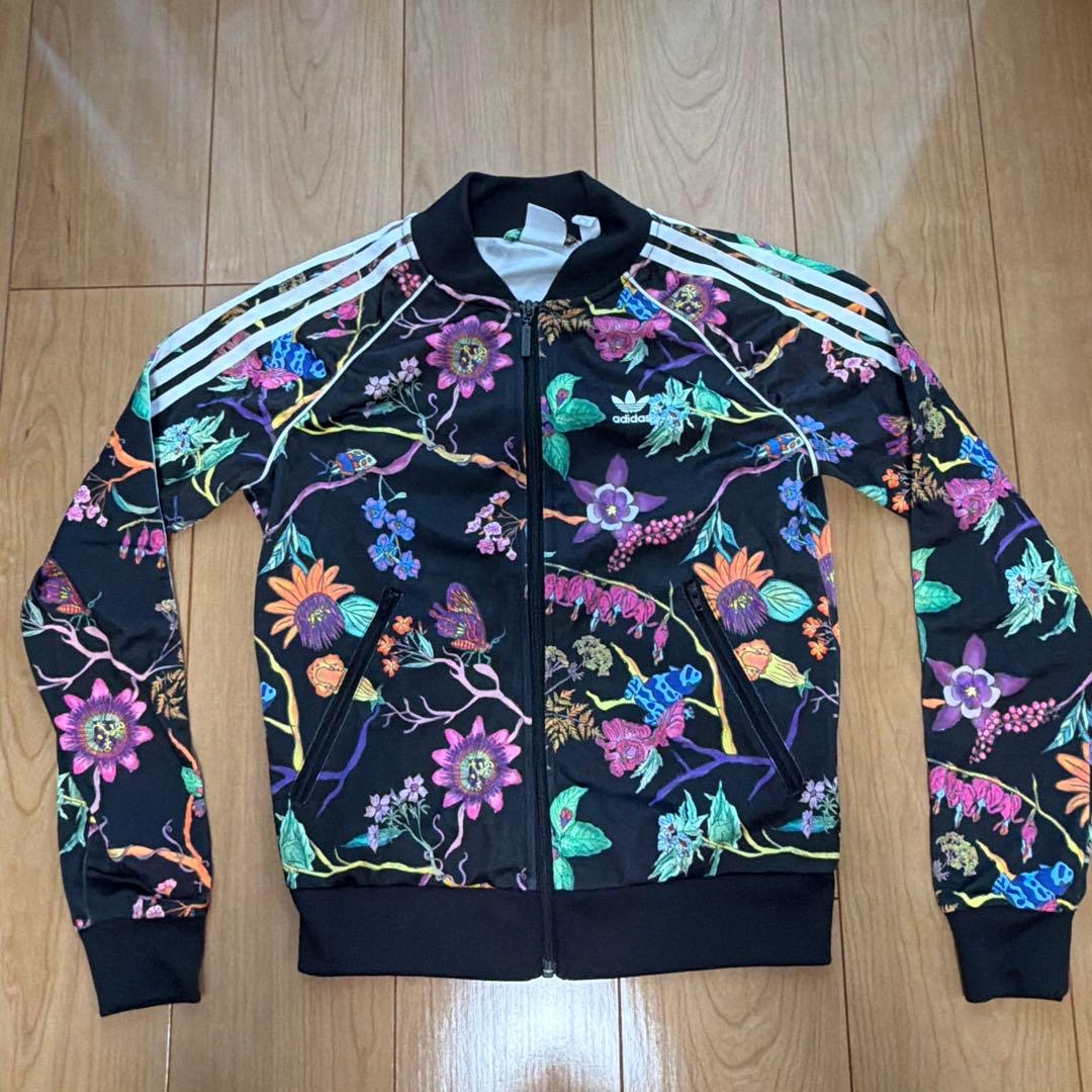 adidas Originalsジャケット ショートパンツ タンクトップ セット (2/8)