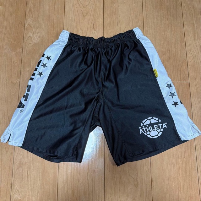 ATHLETA サッカー用ショートパンツ 黒/白 (1/5)