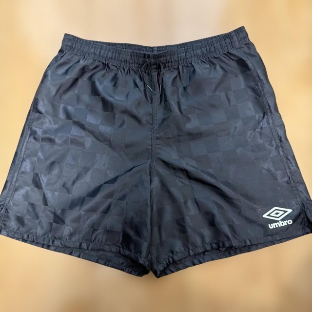 レトロ・レア umbro チェック柄 サテン ブラック サッカーパンツ (1/4)