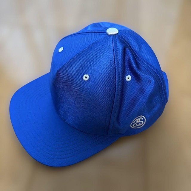 STUSSY スナップバックキャップ 光沢 (2/4)