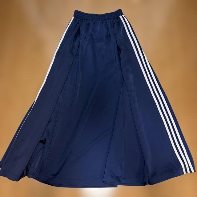 adidas ネイビー サテン フレアスカート S (2/7)