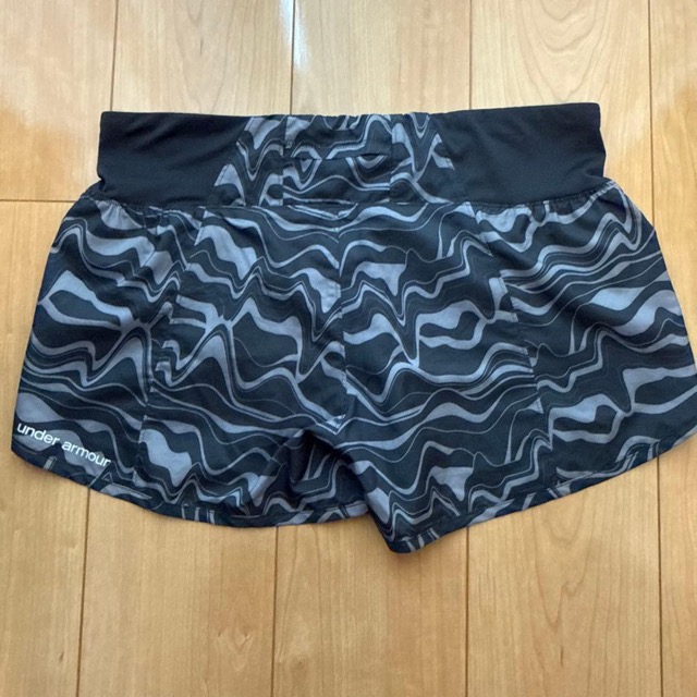 UNDER ARMOUR XL ランニングショーツ ランパン 黒/グレー (2/3)