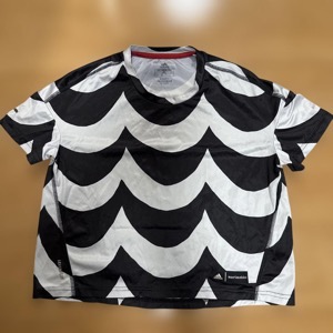 adidas marimekko 波模様 ランニング ウェア Mサイズ