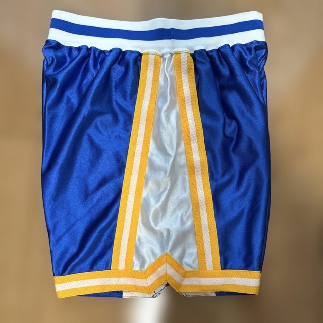メンズ asics バスケットボールパンツ 青/白/イエロー 光沢 (5/5)