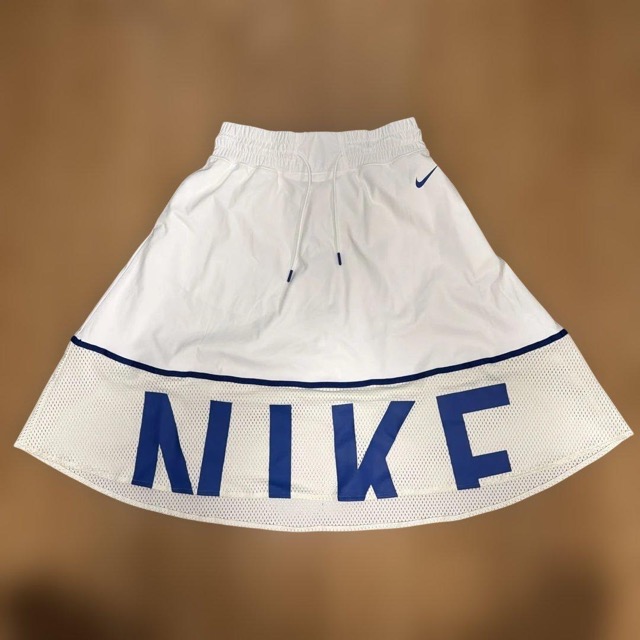 NIKE フレアスカート ホワイト Mサイズ (1/4)