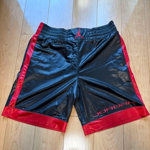 激レア Jordan バスケットボールパンツ L ブラック/レッド 光沢