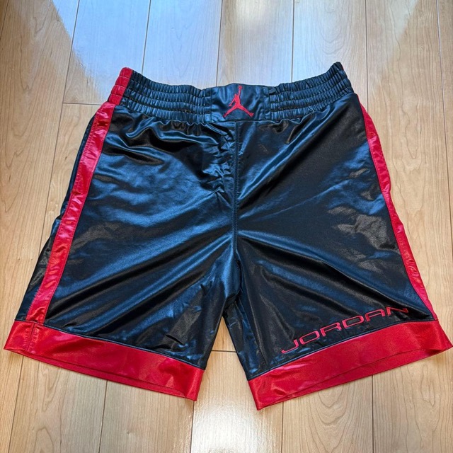 激レア Jordan バスケットボールパンツ L ブラック/レッド 光沢 (1/7)