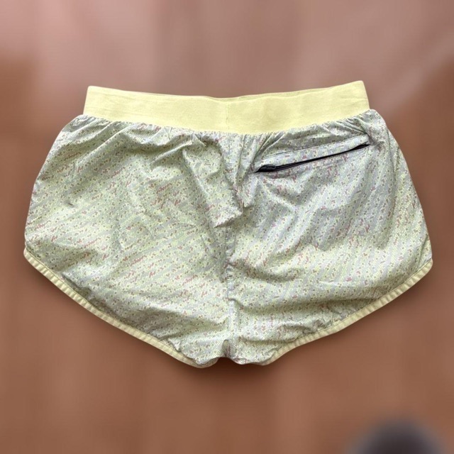 adidas イエロー系花柄ランニングパンツ リバーシブル S (2/5)