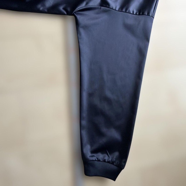 adidas 黒 パーカー フーディー Mサイズ 光沢サテン (4/7)