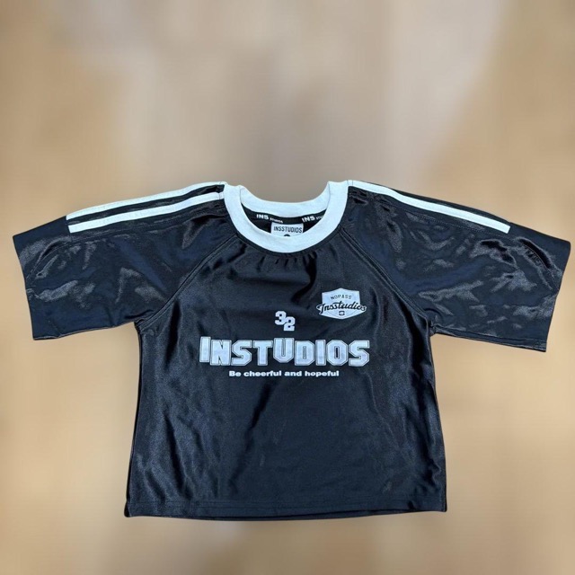 INS STUDIOS ブラック Tシャツ レディースSサイズ チビT (1/6)