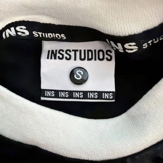 INS STUDIOS ブラック Tシャツ レディースSサイズ チビT (3/6)