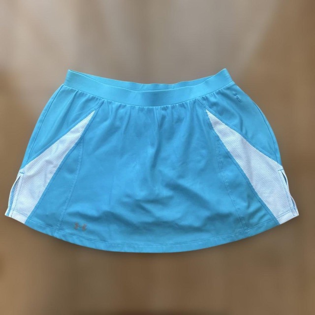 UNDER ARMOUR ライトブルースカート (1/5)