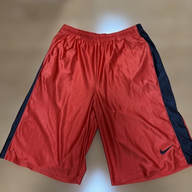 Nike バスケットボールパンツ XL 赤/黒 光沢 (1/3)