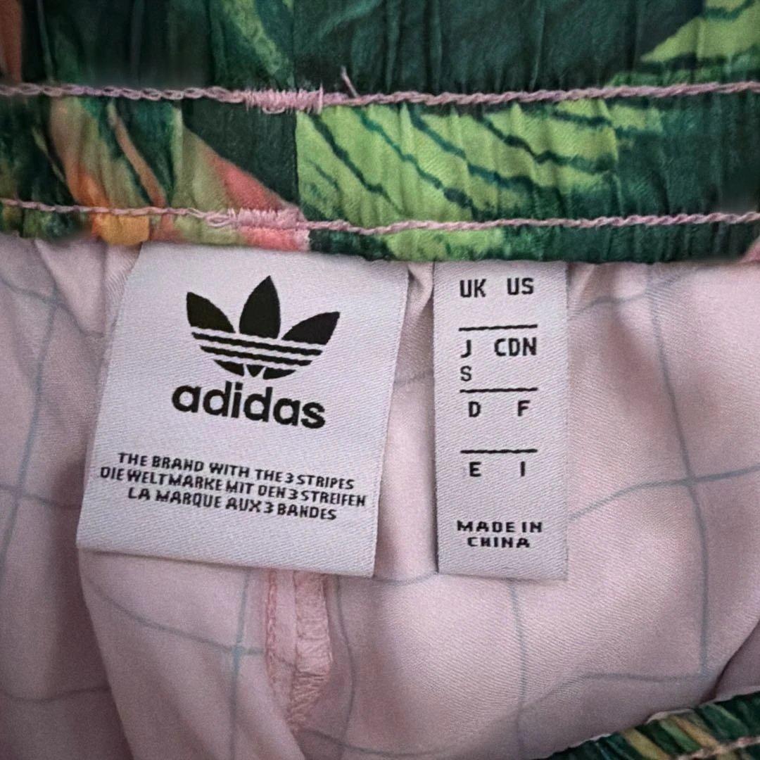 adidas クロップドTシャツ・ショートパンツセット (4/4)